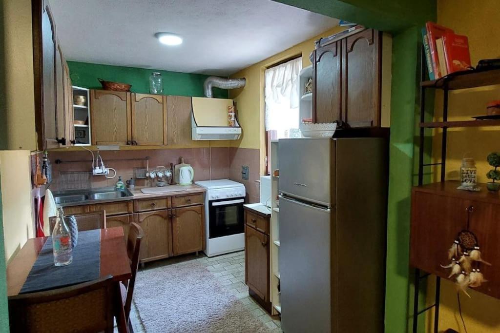 Cosy Mountain Villa In Nizepole ビトラ エクステリア 写真