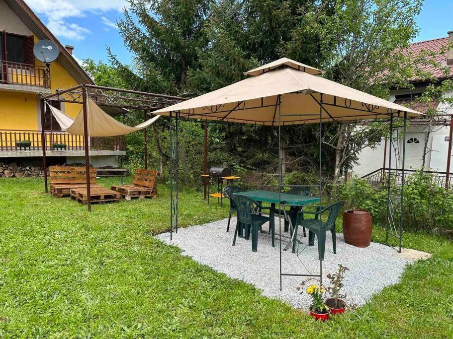 Cosy Mountain Villa In Nizepole ビトラ エクステリア 写真